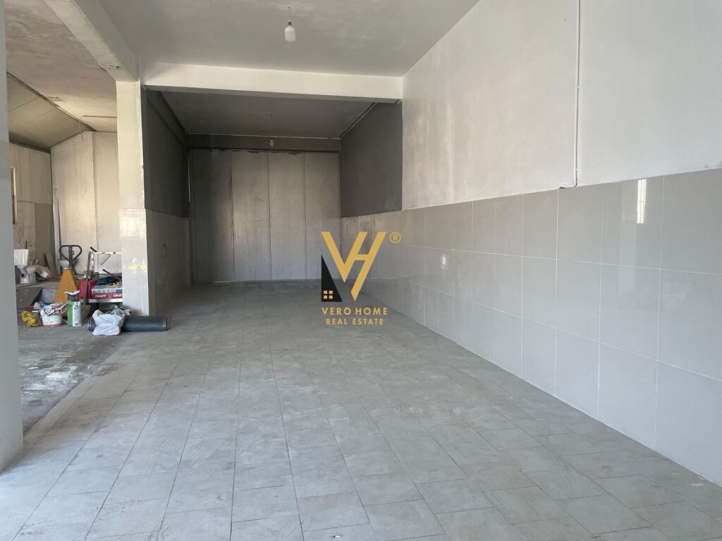 WAREHOUSE 335 M2 FOR RENT IN MEZEZE, TOP CHANNEL 1,200 EURO