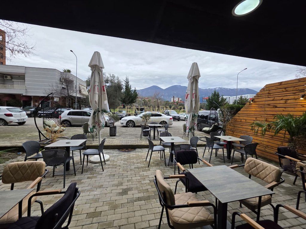 JEPET ME QIRA BAR/KAFE TEK TV KLAN! 800 €