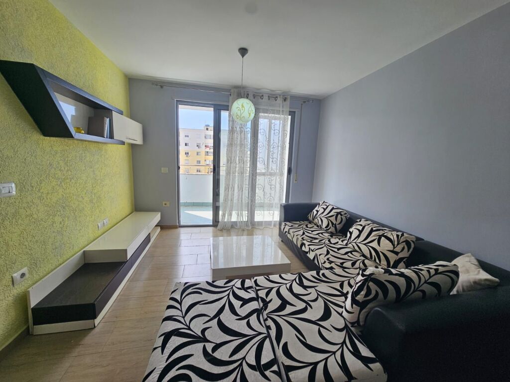 SHITET APARTAMENT 2+1+2 NË DURRËS