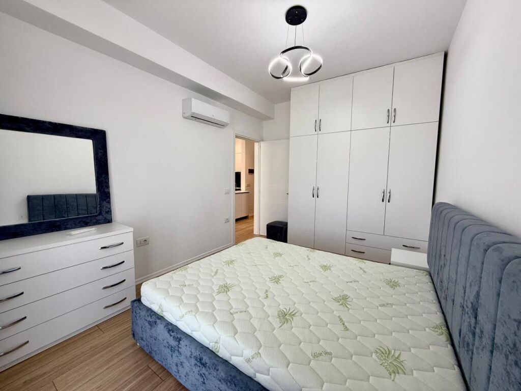 Ap me qera 1+1+post park te Urban Gate Astir