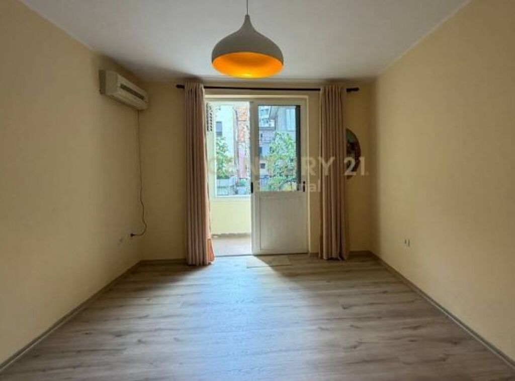 Ambient per Zyra me Qera