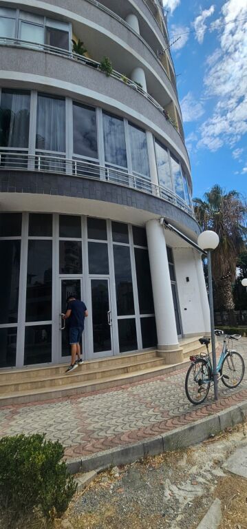 SHITET AMBJENT BIZNESI ( DYQAN ) --- PLAZH DURRES