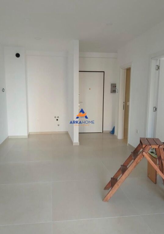 BUSINESS PREMISES FOR RENT 66M2 "RR. KONGRESI MANASTIRIT, ZIRKON COMPLEX" 55,000 LEKE (NEGOTIABLE)