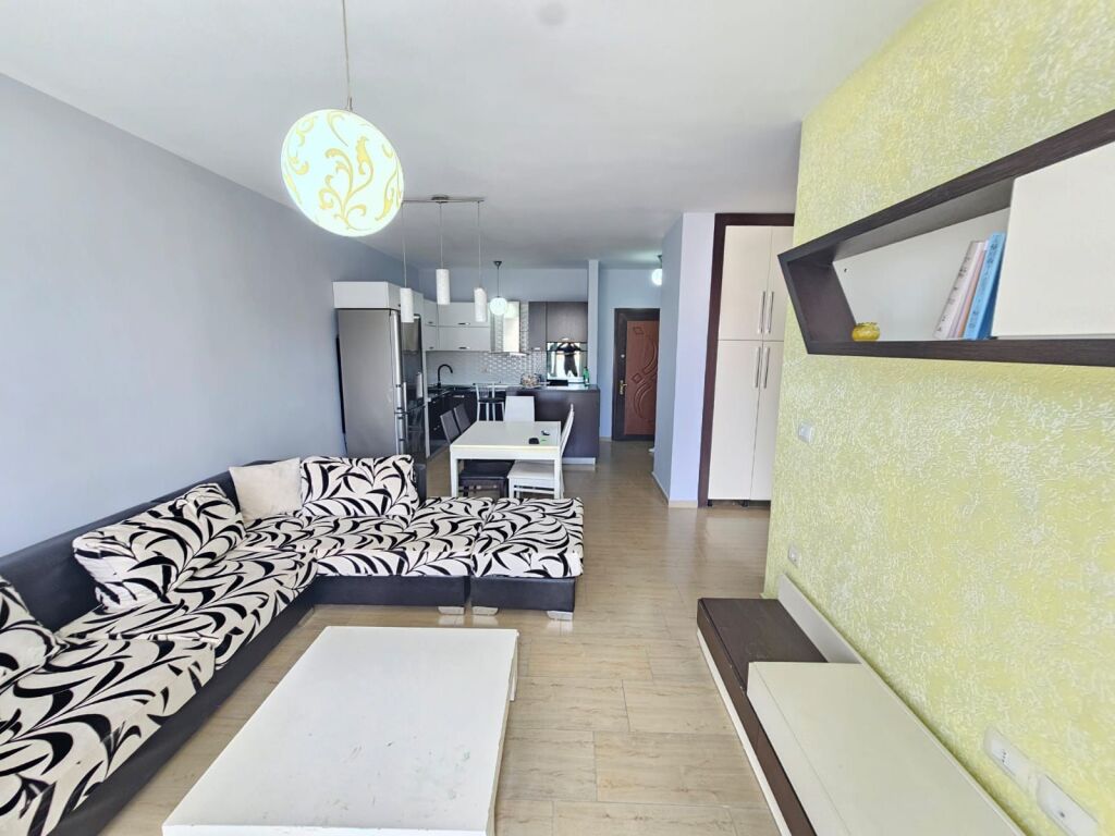 SHITET APARTAMENT 2+1+2 NË DURRËS