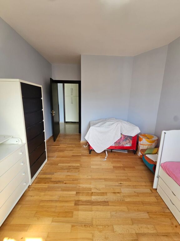 SHITET APARTAMENT 2+1+2 NË DURRËS