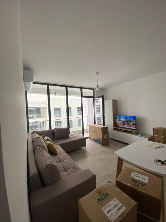 Apartament i mrekullueshëm në një pallat të ri me qira 2+1