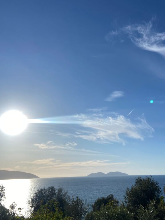 Vlore | Uji i Ftohtë. Jepet me qira afatgjatë, 1+1 me pamje nga deti.