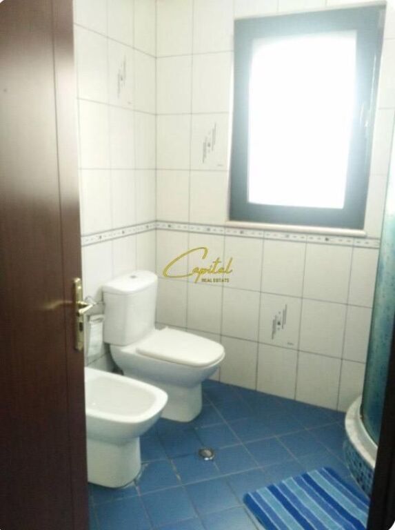APARTAMENT ME QIRA 2+1 ISH TREGU ELEKTRIK 45.000 LEKE