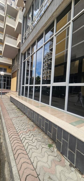 SHITET AMBJENT BIZNESI ( DYQAN ) --- PLAZH DURRES