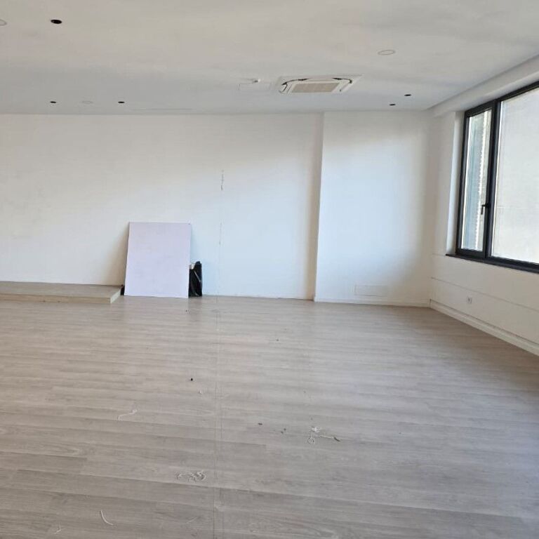 📣 Zyrë me Qira – Kompleksi Delijorgji, Tiranë 🔥