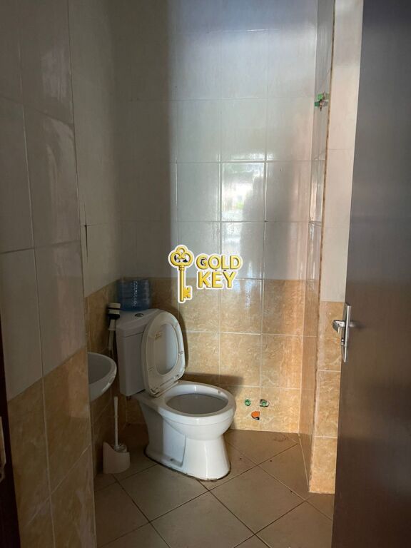 🏢 SHITET AMBIENT BIZNESI (Pranë Spitalit, Durrës)