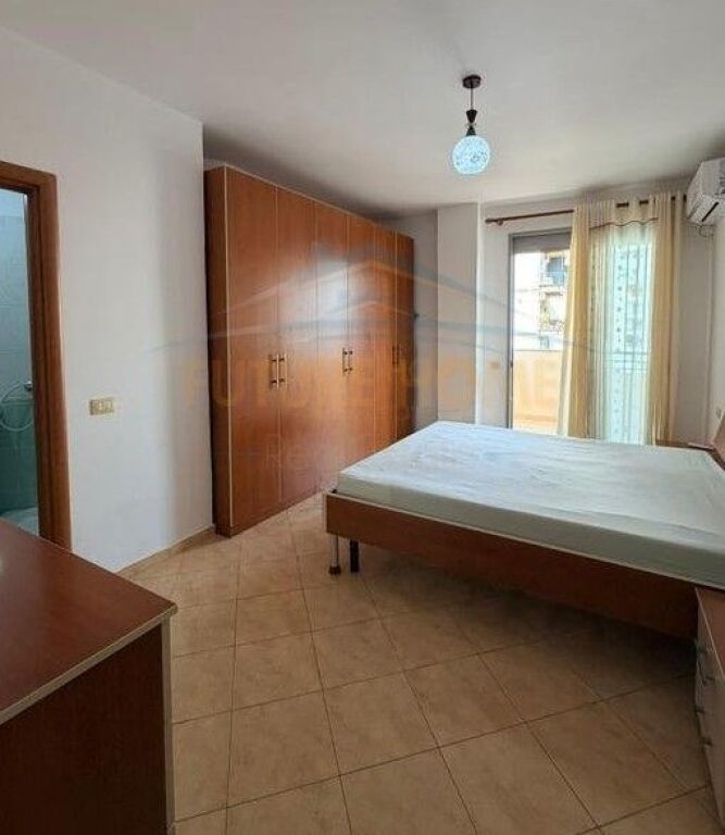 Shitet, Apartament 2+1, Fresk, Tirane.