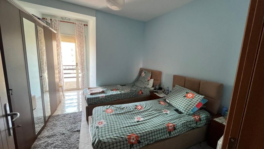 Shitet, Apartament 2+1,Ish Rajoni Durres, Durres!