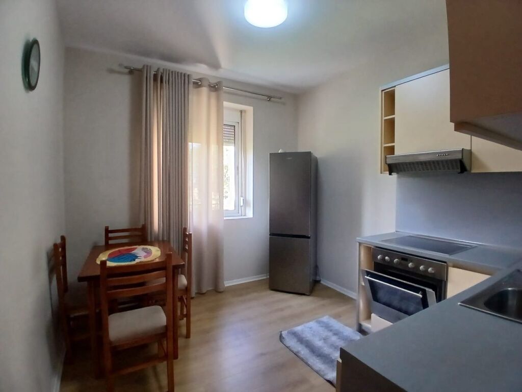 Jepet Me Qera Apartament 1+1+1 Ballkon