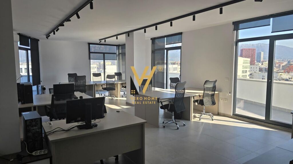 JEPET ZYRE 150 M2 ME QERA TE KOM.MAGNET, RR.NDRE MJEDA 150.000 LEKE