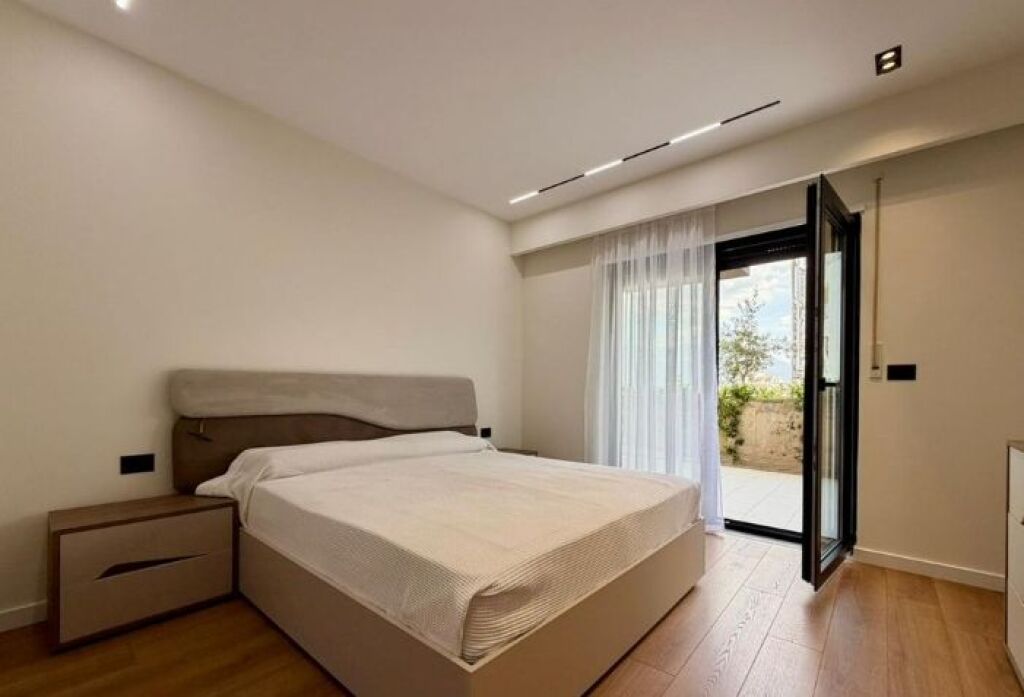 APPARTAMENTO MODERNO 2+1+2+PARCHEGGIO