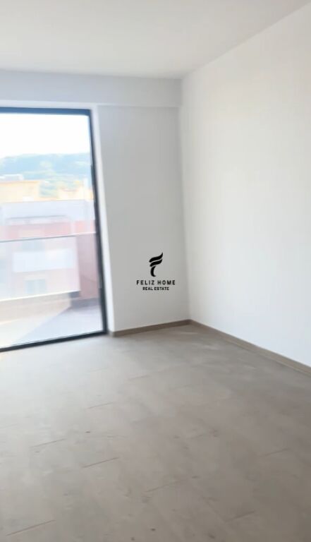 UFFICIO IN AFFITTO 75 M2 COMUNE DI PARIGI 75.000 LEKE FH-69915