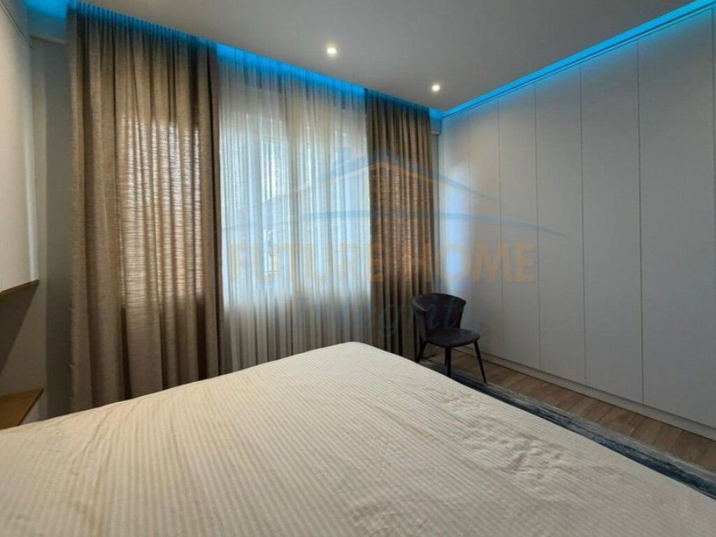 Shitet, Apartament 3+1+2, Liqeni i Thatë, Tiranë.