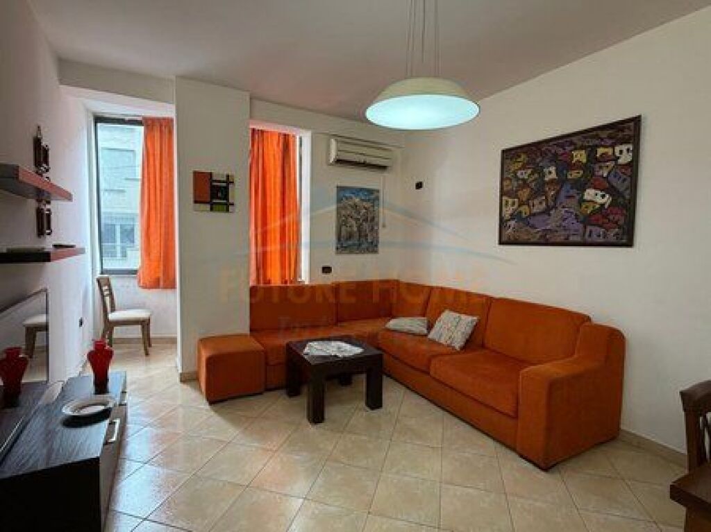 In vendita, Appartamento 2+1+2, Mercato Elettrico, Tirana.