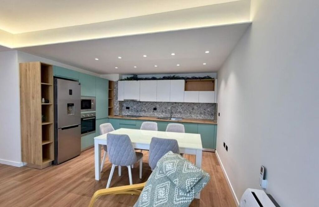 APPARTAMENTO MODERNO 2+1+2+PARCHEGGIO