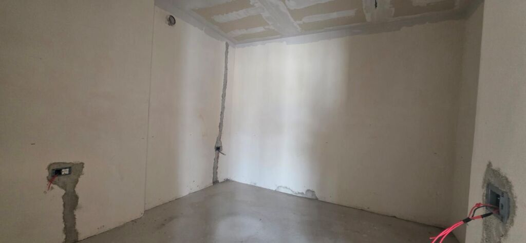 Apartament në shitje 1+1 Shkolla e Kuqe