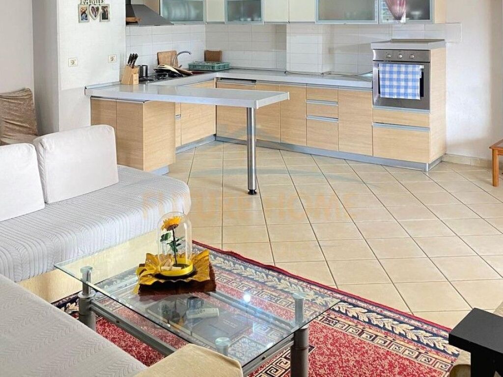 Shitet, Apartament 2+1 + Verandë, Unaza e Re