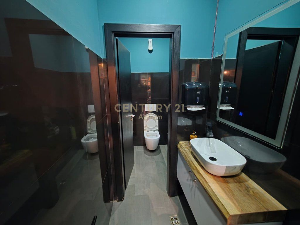 JEPET ME QIRA BAR/KAFE TEK TV KLAN! 800 €