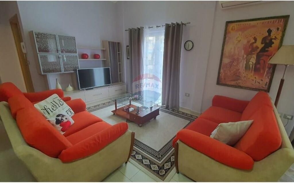 Jepet me qira apartament - Komuna e Parisit