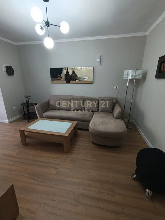 Apartament 2+1 me qera- Ish Bllok!