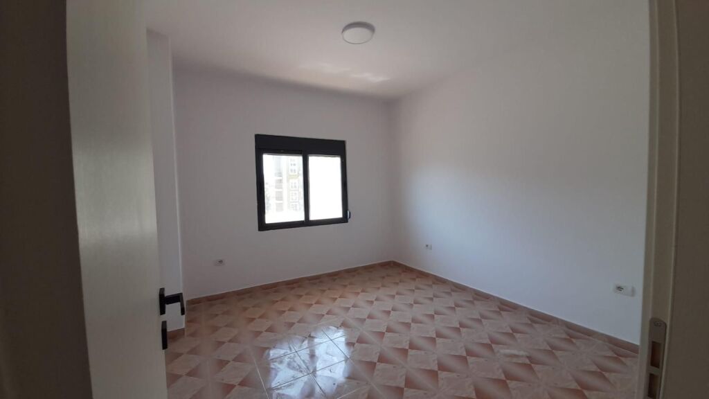 SHITET APARTAMENT 2+1+ 2 TUALETE +BALLKON GOLEM PRAN BONITA 2