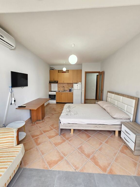 SHITET GARSONERE NE GOLEM PRANE MIAMI II