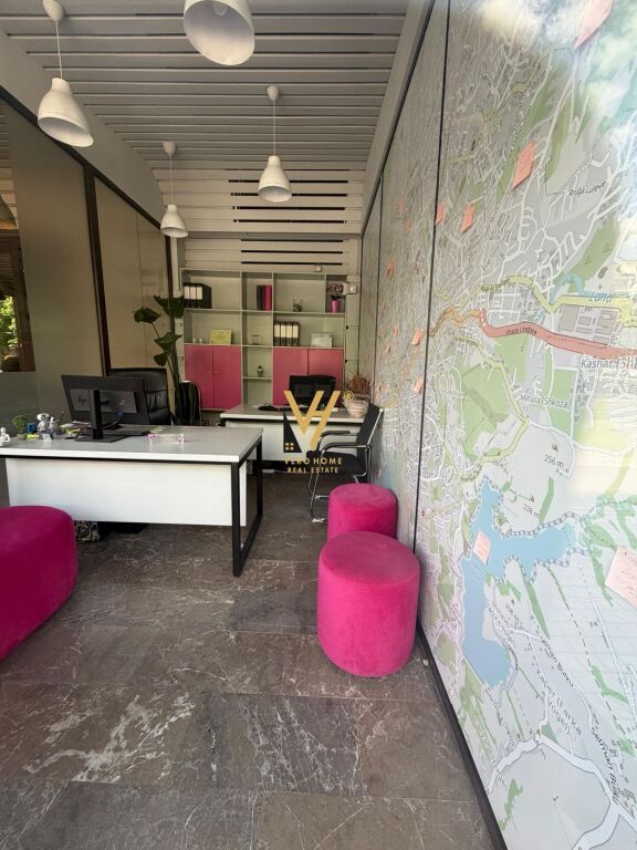 JEPET DYQAN 20M2 ME QERA TE RRUGA MUHAMET GJOLLESHA 50.000 LEKE