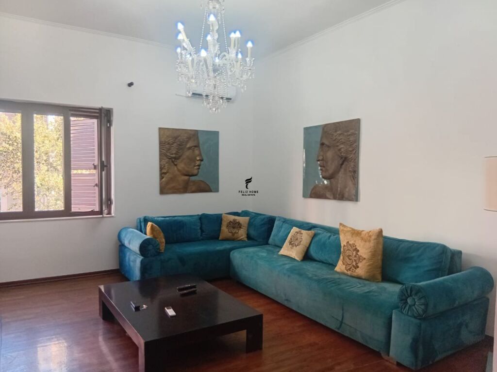 APARTAMENT ME QERA 2+1 QENDER 150.000 LEKE FH-70011