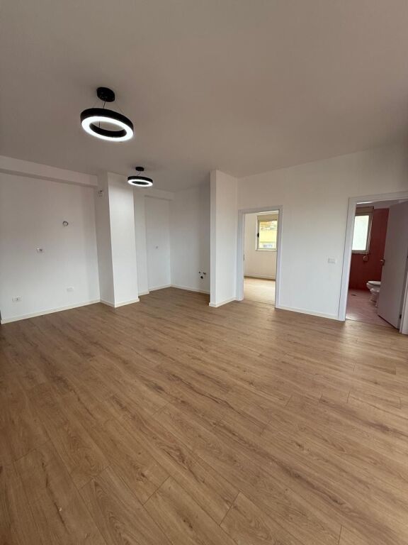 Apartament 2+1 per shitje te Eleonora, prane Mbikalimit te Komunes