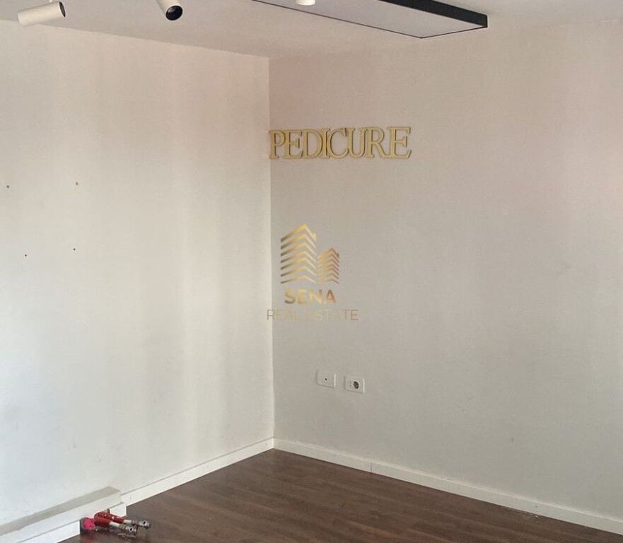 Rent, Business Premises, Mine Peza Street, 550 Euro/Month