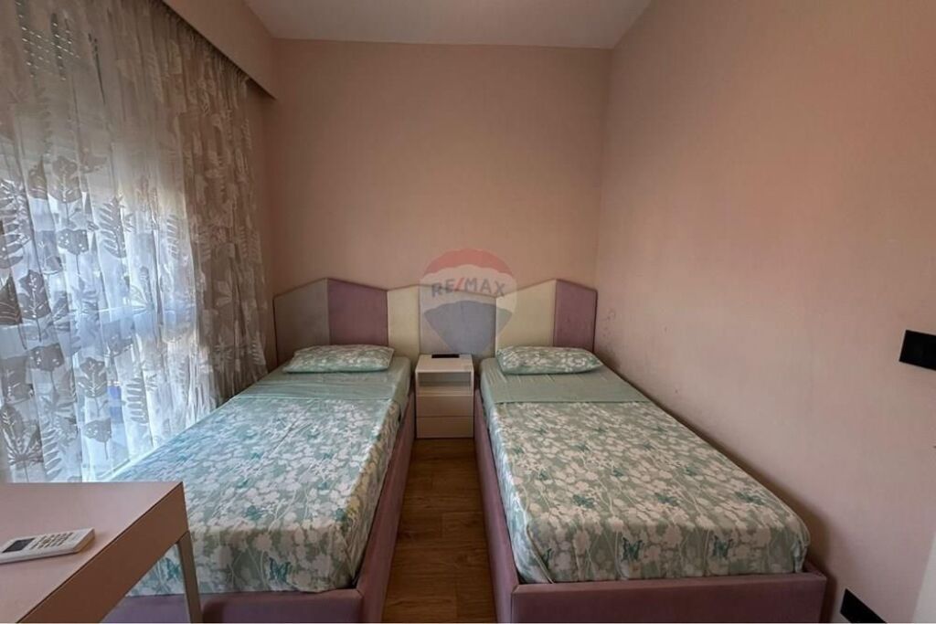 APARTAMENT 3+1+2 PER QIRA ME POST PARKIMI