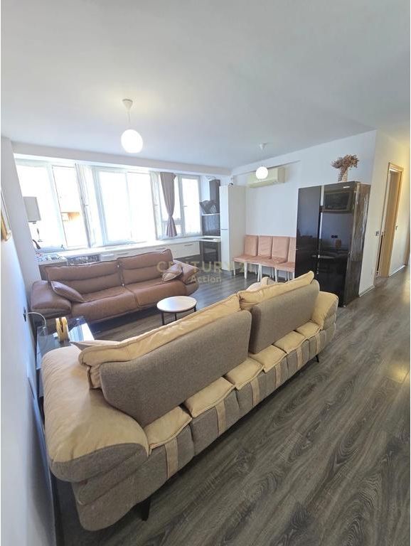 Shitet 2+1 tek fusha aviacionit