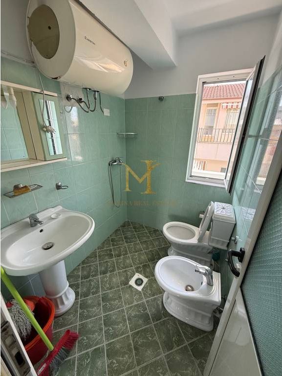 Jepet Me Qera Apartament 2+1 , Uje,Drita Te Perfshira Ne Cmim!