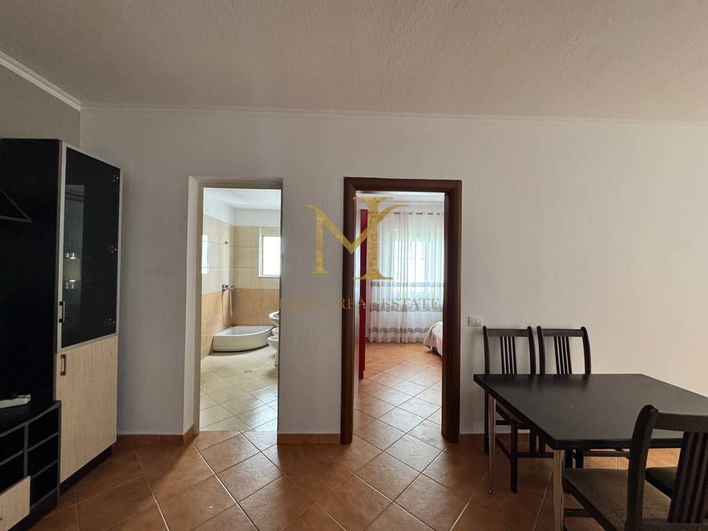 Appartamento 1+1 in vendita a Shkembi Kavajes, 4° piano senza ascensore