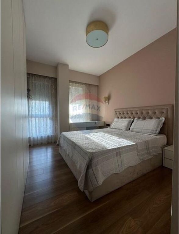 APARTAMENT 3+1+2 PER QIRA ME POST PARKIMI