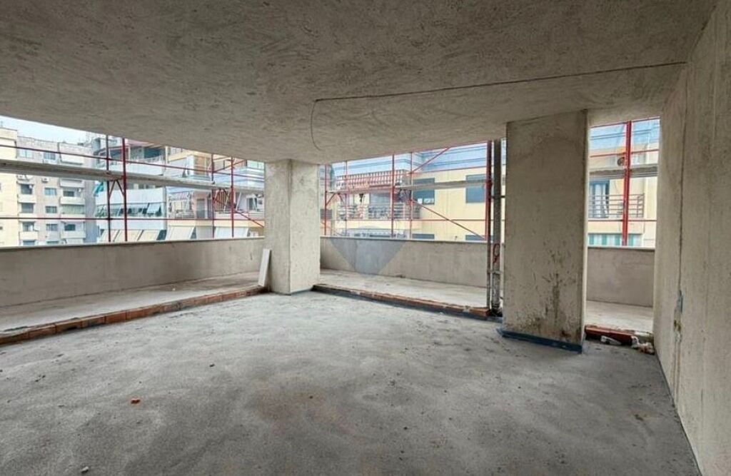 Shitet duplex te White Tower ID: 530181096-159