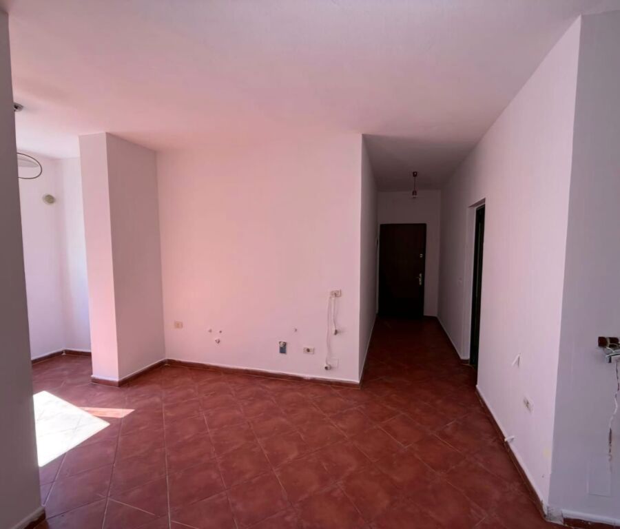 SHITET STUDIO PRANE QENDRES TR!
