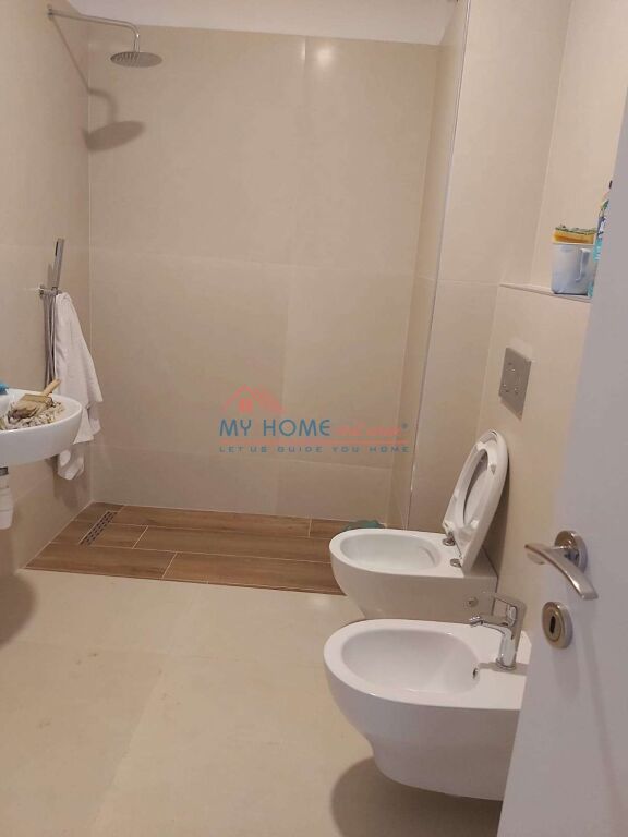 Zyre me qera tek Kompleksi Zirkon ne Tirane