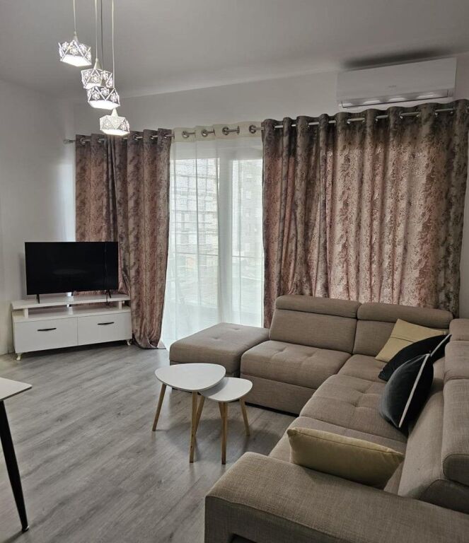 Apartament 2+1 per qira ne 5 Maj