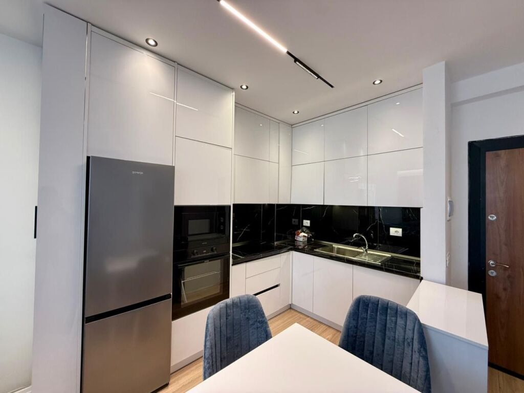 Ap me qera 1+1+post park te Urban Gate Astir