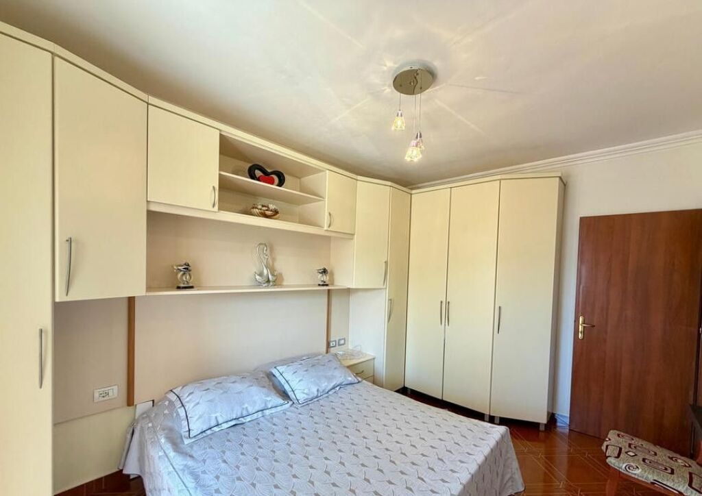 APARTAMT 2+1 FOR SALE AT THE PARIS COMMUNE!