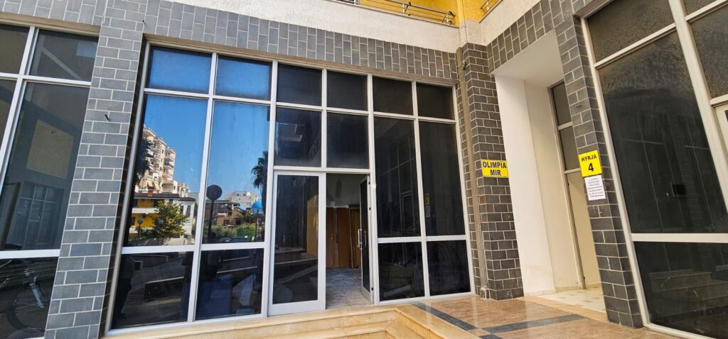 SHITET DYQAN PLAZH DURRES RRUGA E FRIGORIFERIT KOMPLEKT PRIVAT