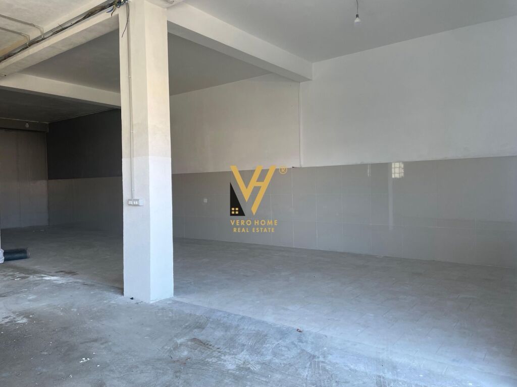 WAREHOUSE 335 M2 FOR RENT IN MEZEZE, TOP CHANNEL 1,200 EURO