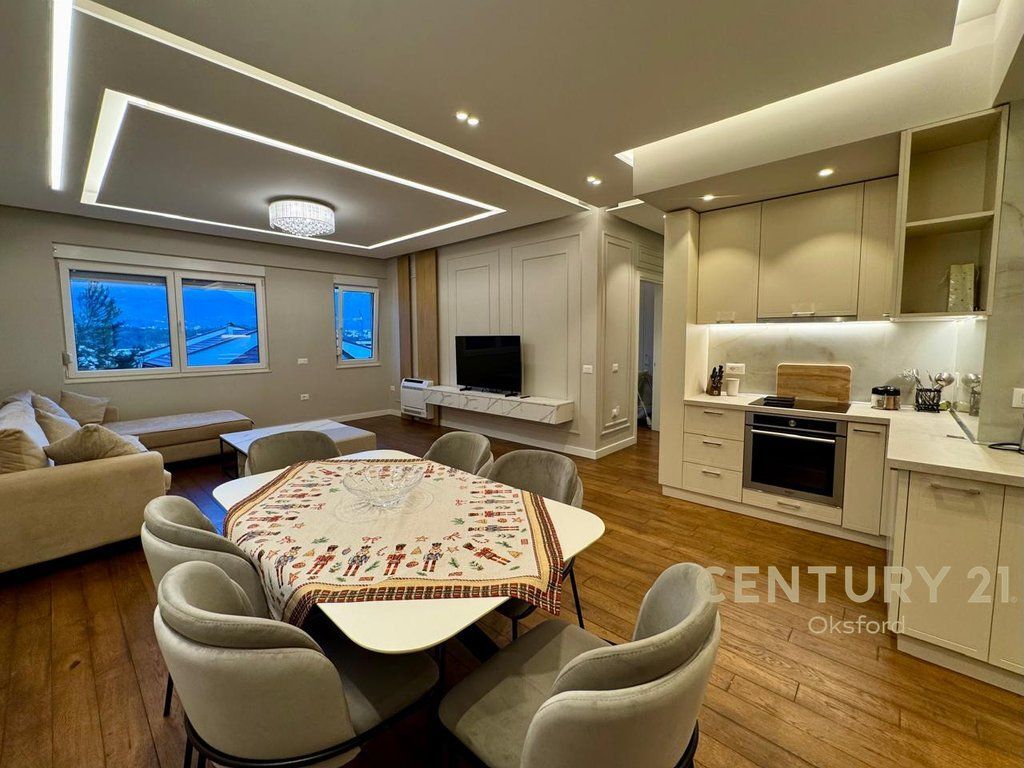 Apartament 3+1+2+Parkim per qira te Liqeni i Thate