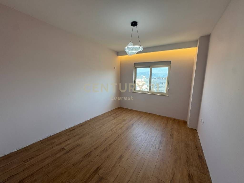 Apartament 2+1+2 per shitje ne Astir